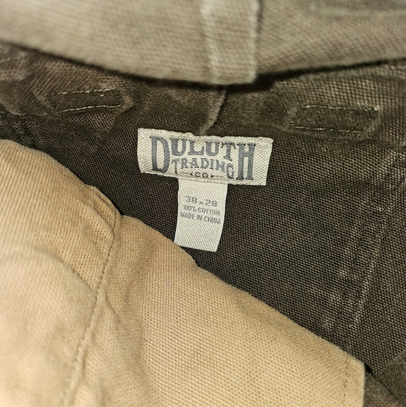 Duluth Trading Men's Brown Cargo Workwear pants Short 38x28 - Picture 6 of 14